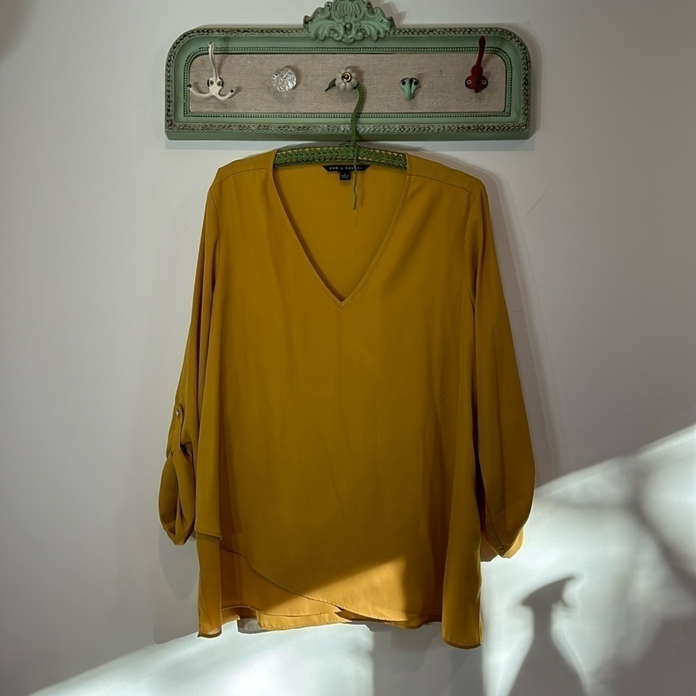 Zac & Rachel Large tab sleeve v neck women’s blouse golden yellow